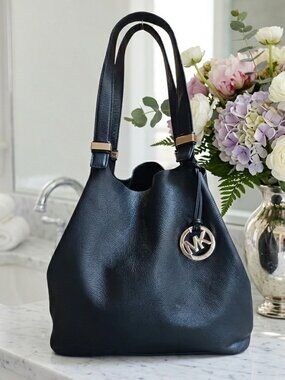 Michael Kors Colgate Large Pebbled Leather Hobo Bag - Black/Gold